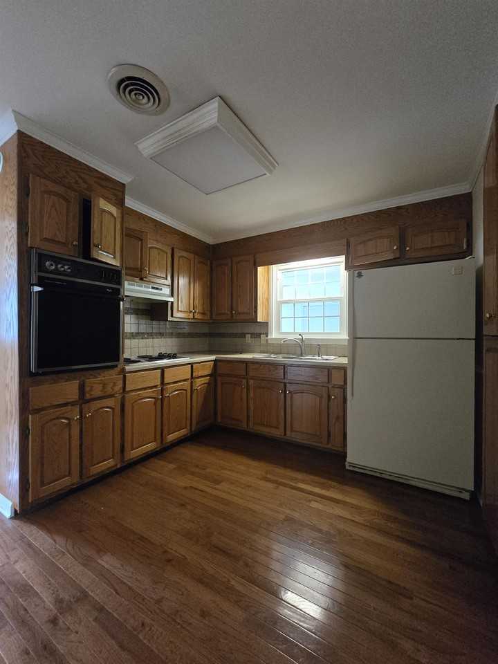 208 Caldwell Dr #1 - Photo 3 of 14