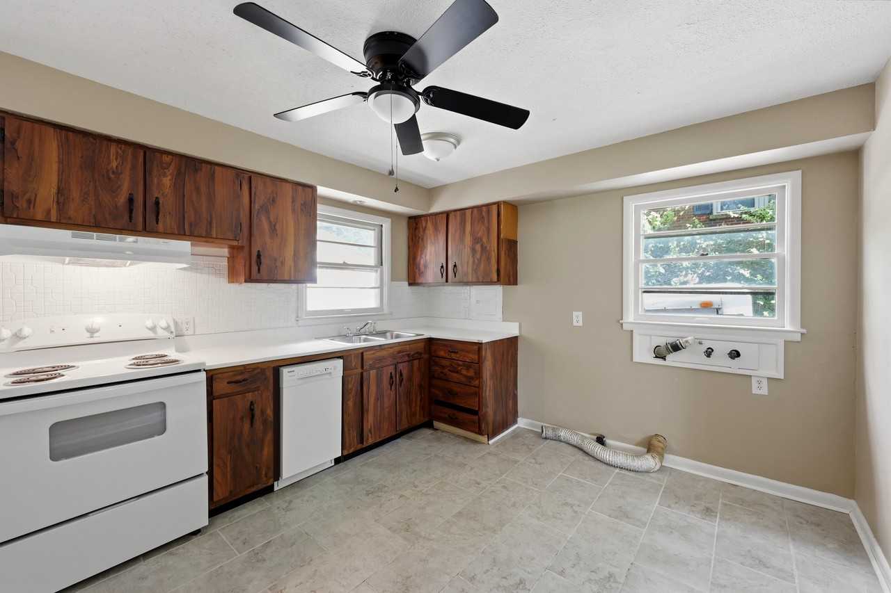 141 Zandale Dr #1 - Photo 3 of 30
