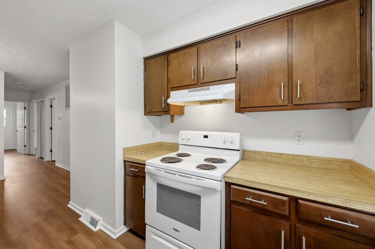 3215 Aqueduct DriveUnit B #B - Photo 4 of 26