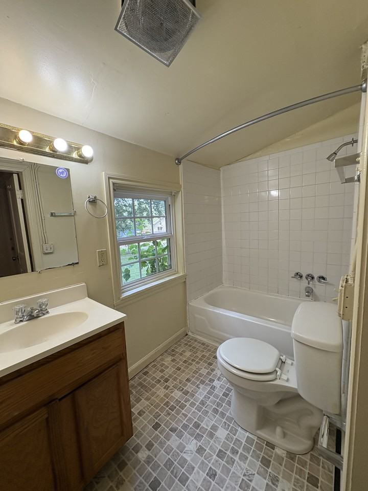 1700 S T St #1 - Photo 5 of 7