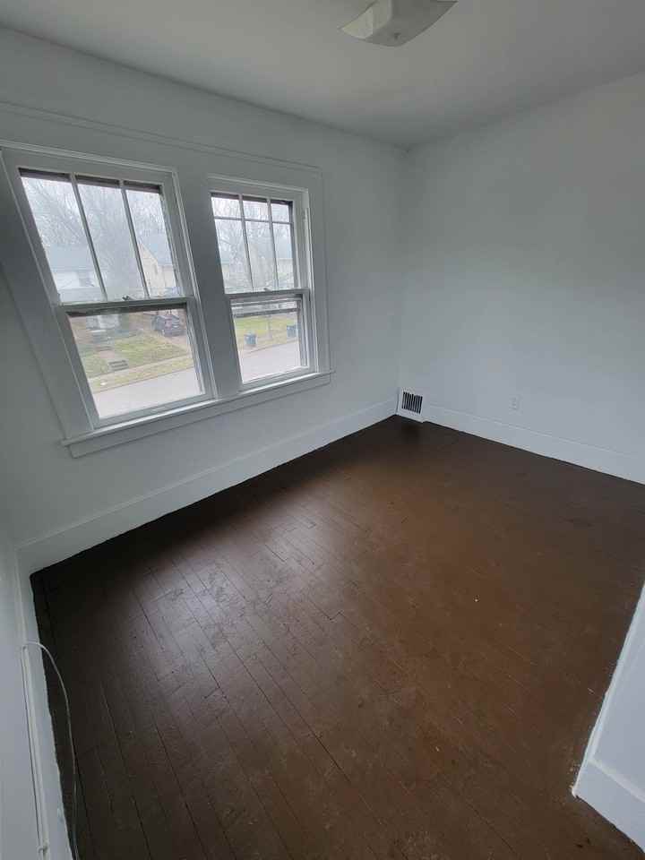 332 Noble Ave #1 - Photo 7 of 11