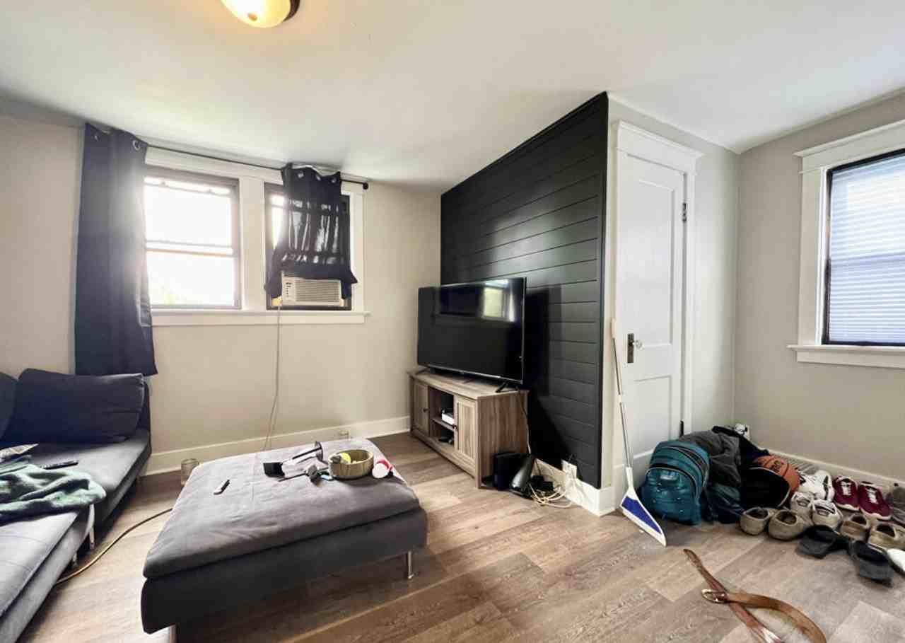 437 S 73rd St Uppr - Photo 3 of 12