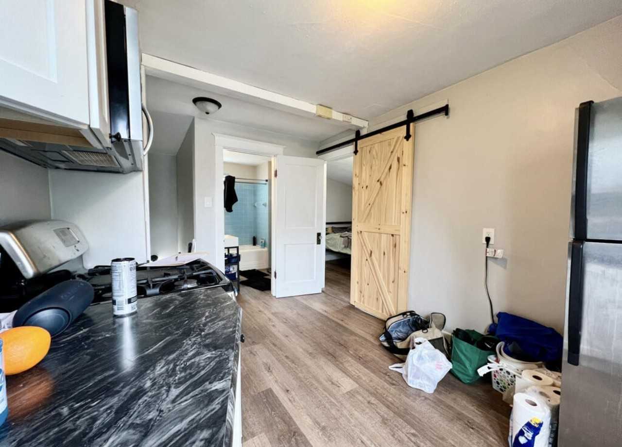 437 S 73rd St Uppr - Photo 7 of 12