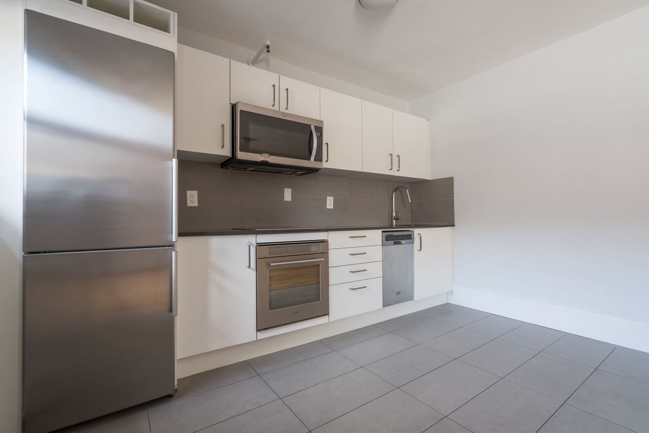 150 Fermanagh Avenue - Photo 4 of 10