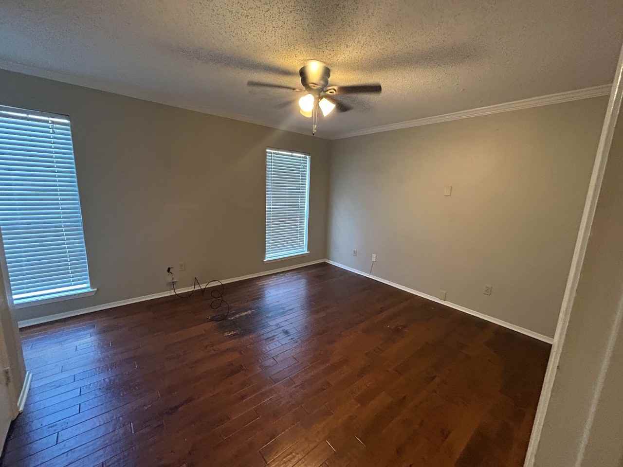 3100 Fairfield Ave - Photo 4 of 10