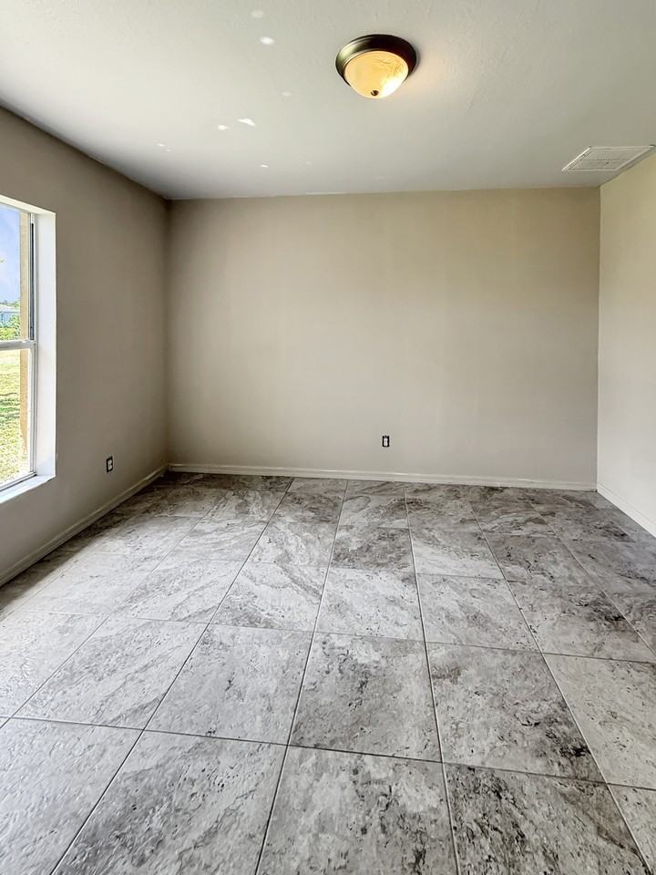 2303 Ansel Ave S #1 - Photo 4 of 30