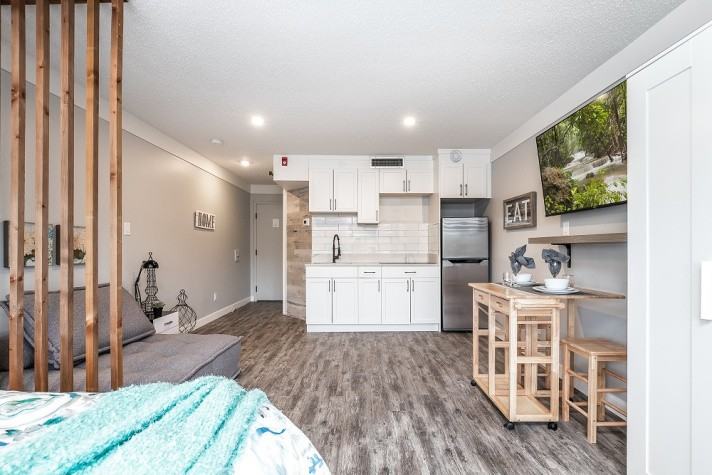 4311 49 Ave - Photo 2 of 10