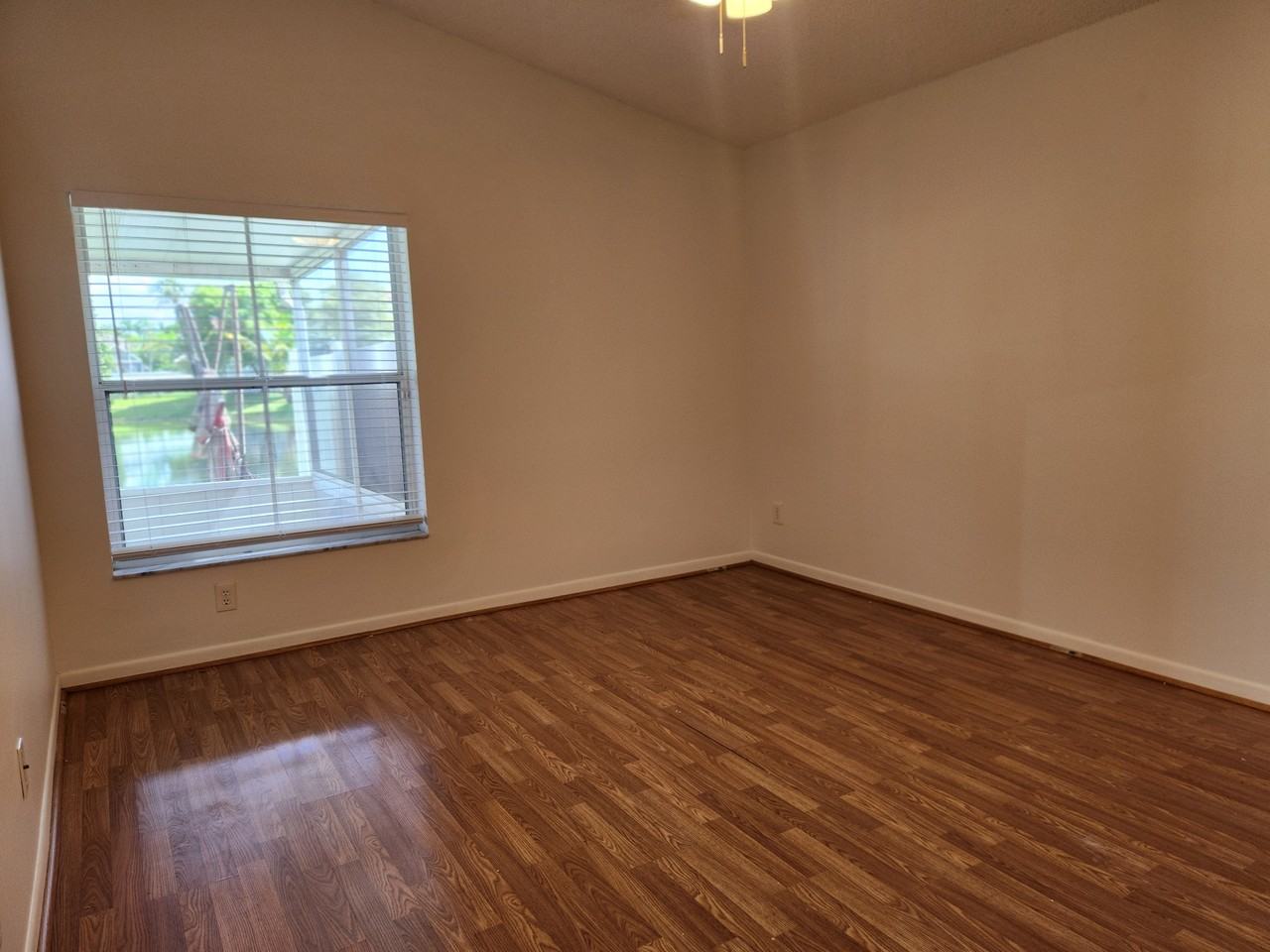 18891 Nw 19th St #1 - Photo 6 of 11