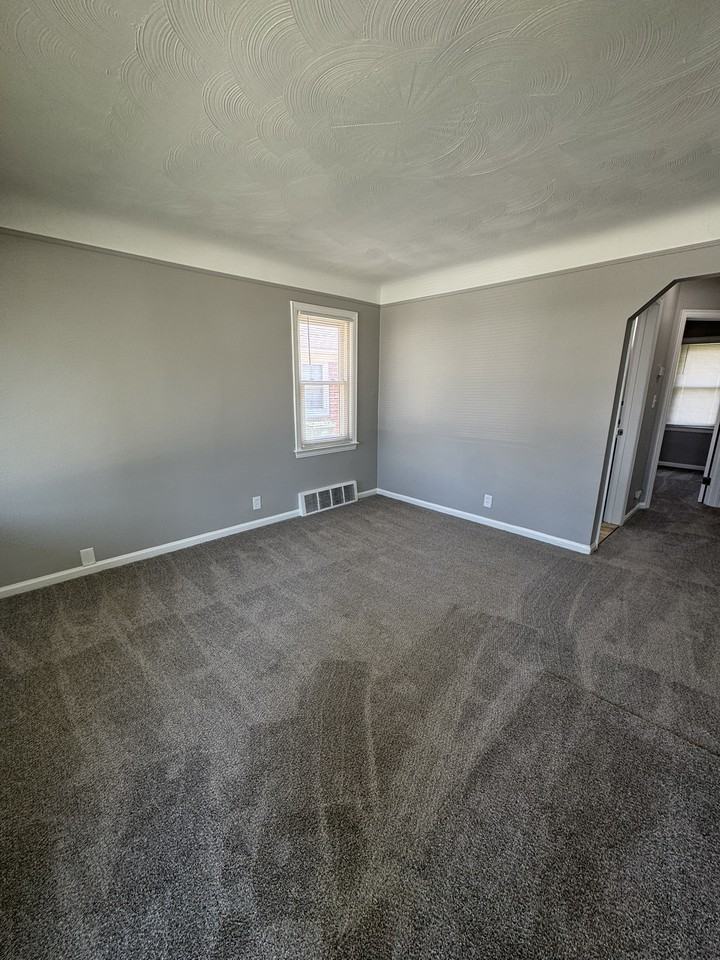 12835 Plum St #1 - Photo 2 of 17