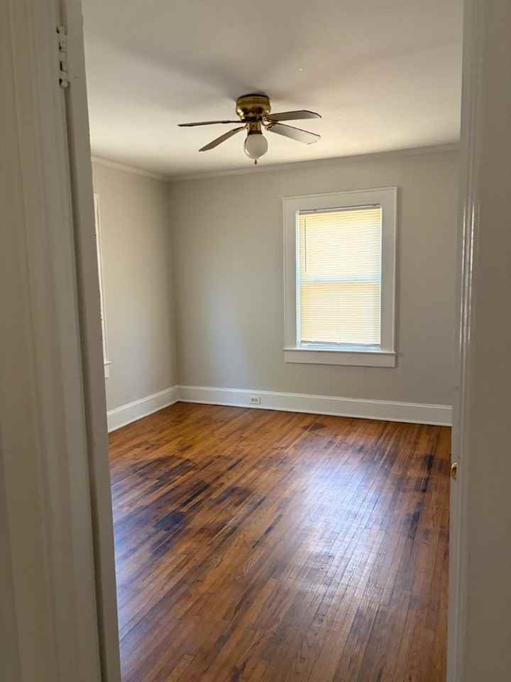 808 Eastway Dr - Photo 4 of 8