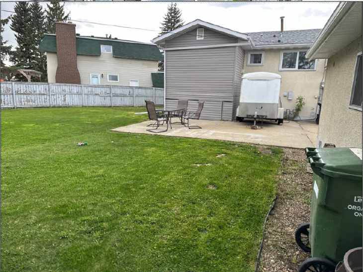 5119 55 Ave - Photo 3 of 14