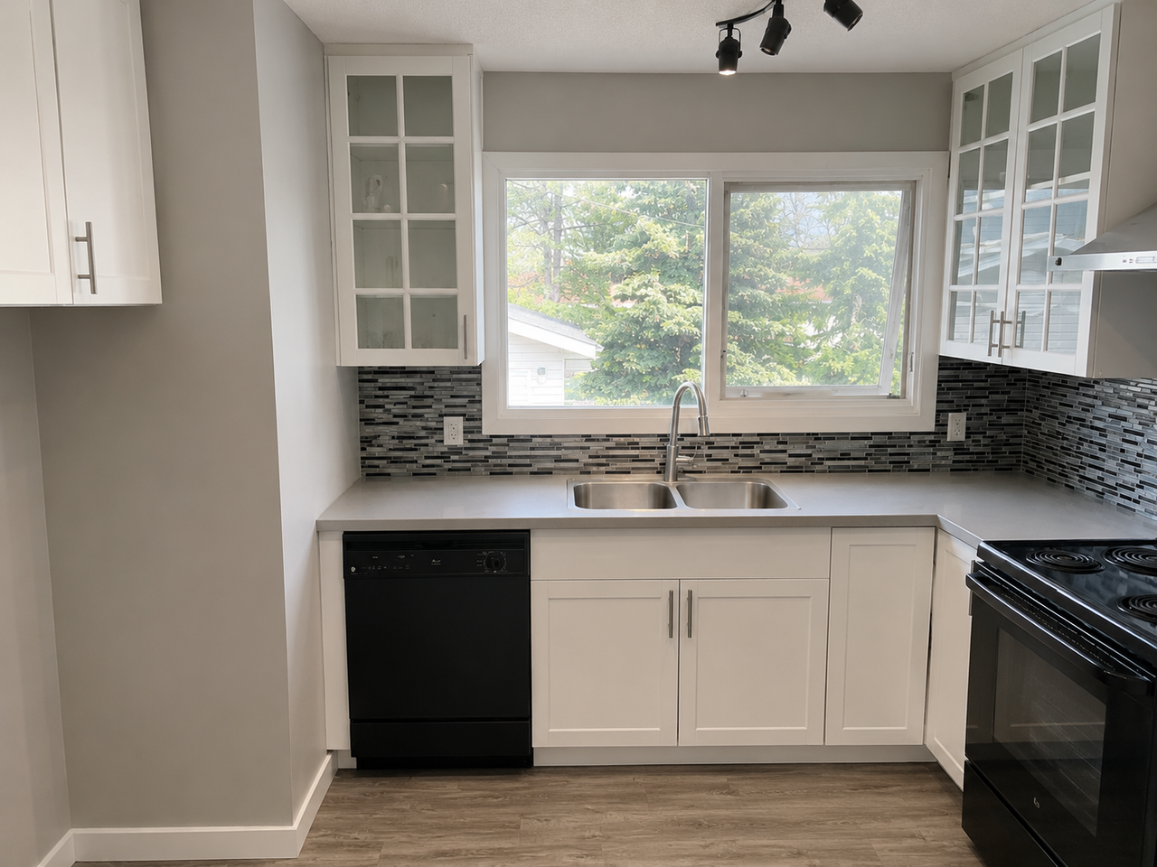 5119 55 Ave - Photo 6 of 14