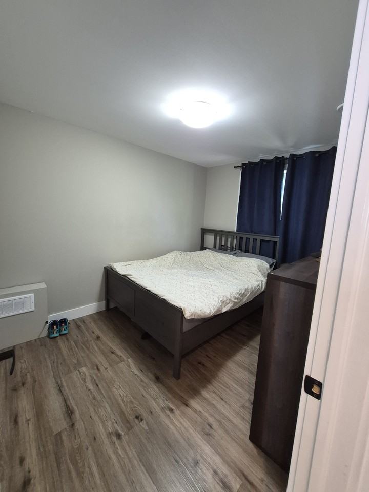 212 Little Ave - Photo 7 of 17