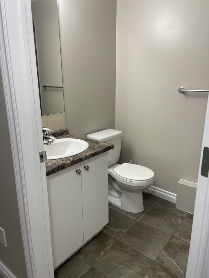 11715 122 St Nw - Photo 3 of 13