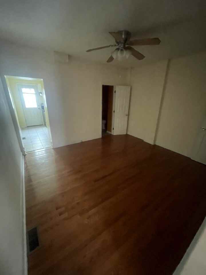 815 Livingston St #1 - Photo 3 of 8