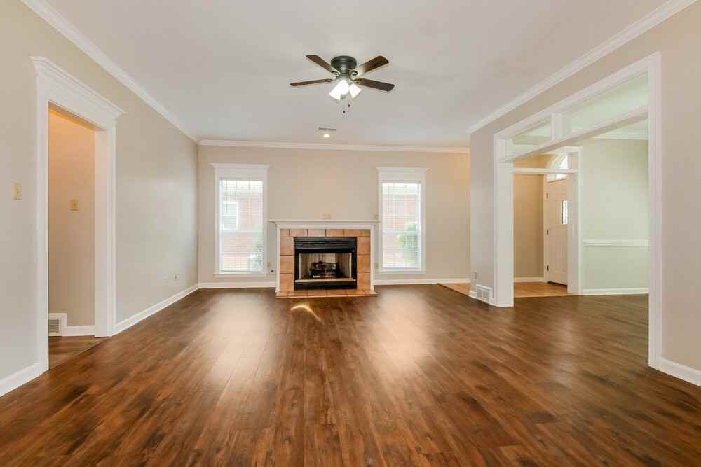 4077 Course View Dr - Photo 5 of 17
