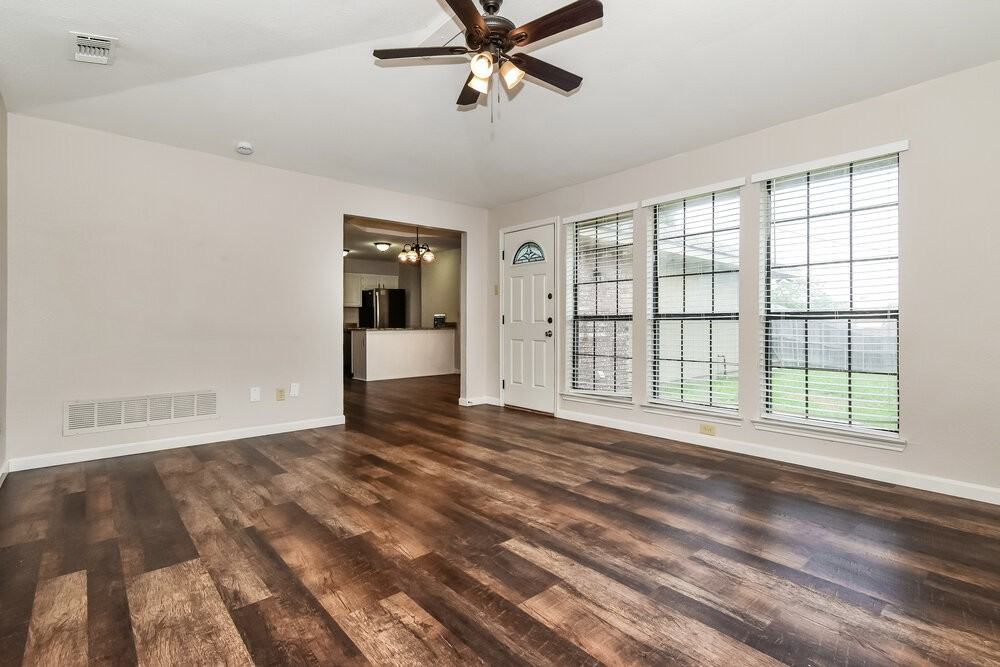 3315 Kellie St - Photo 5 of 16