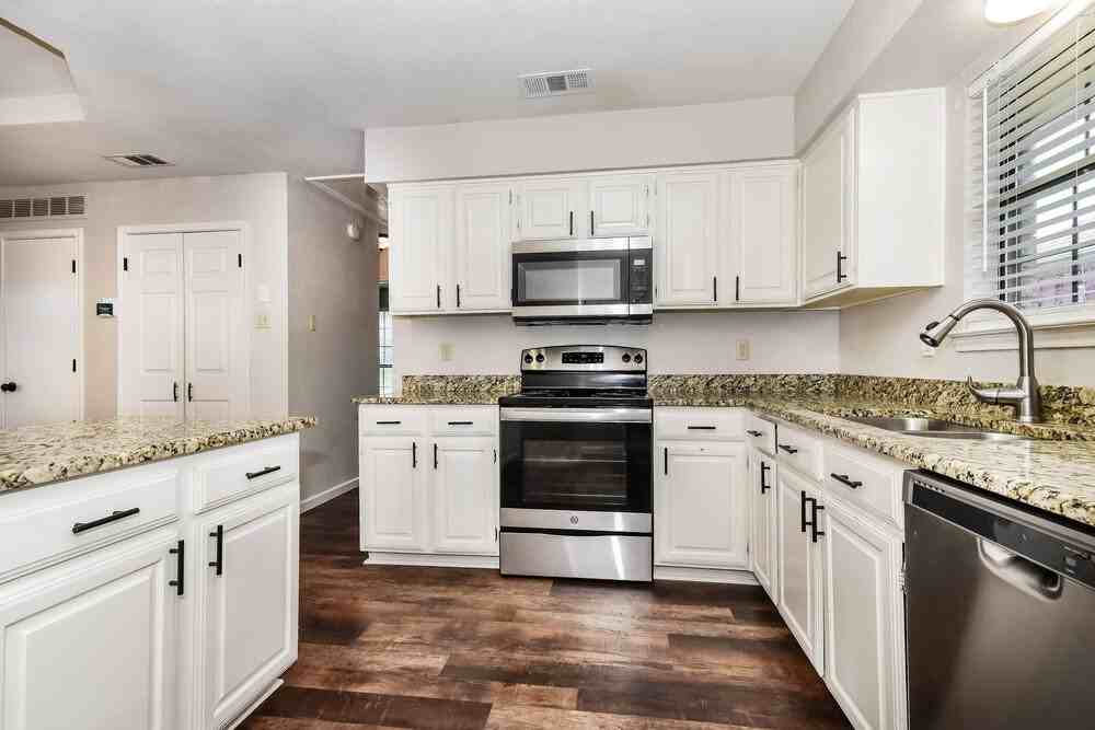 3315 Kellie St - Photo 7 of 16