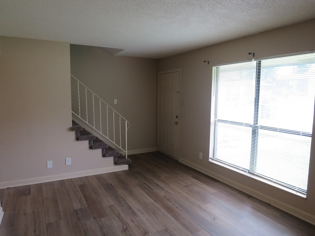 9019 Countryside Ln #D - Photo 5 of 22