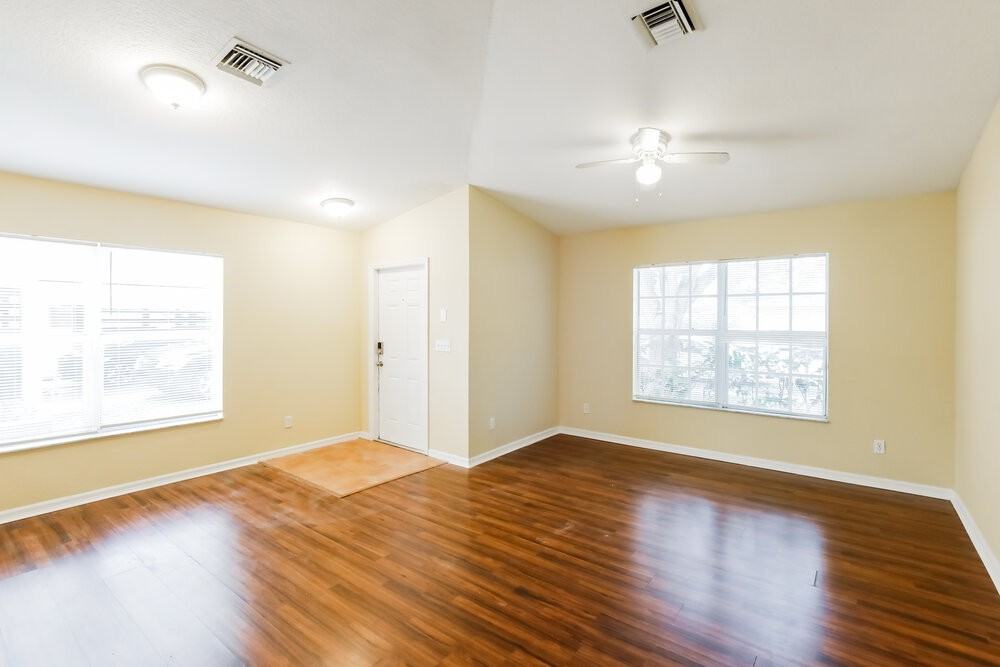2320 Douglas St - Photo 5 of 16