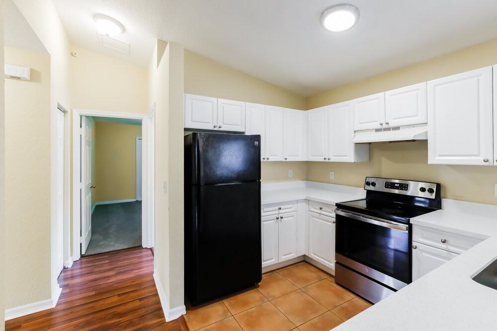 2320 Douglas St - Photo 7 of 16