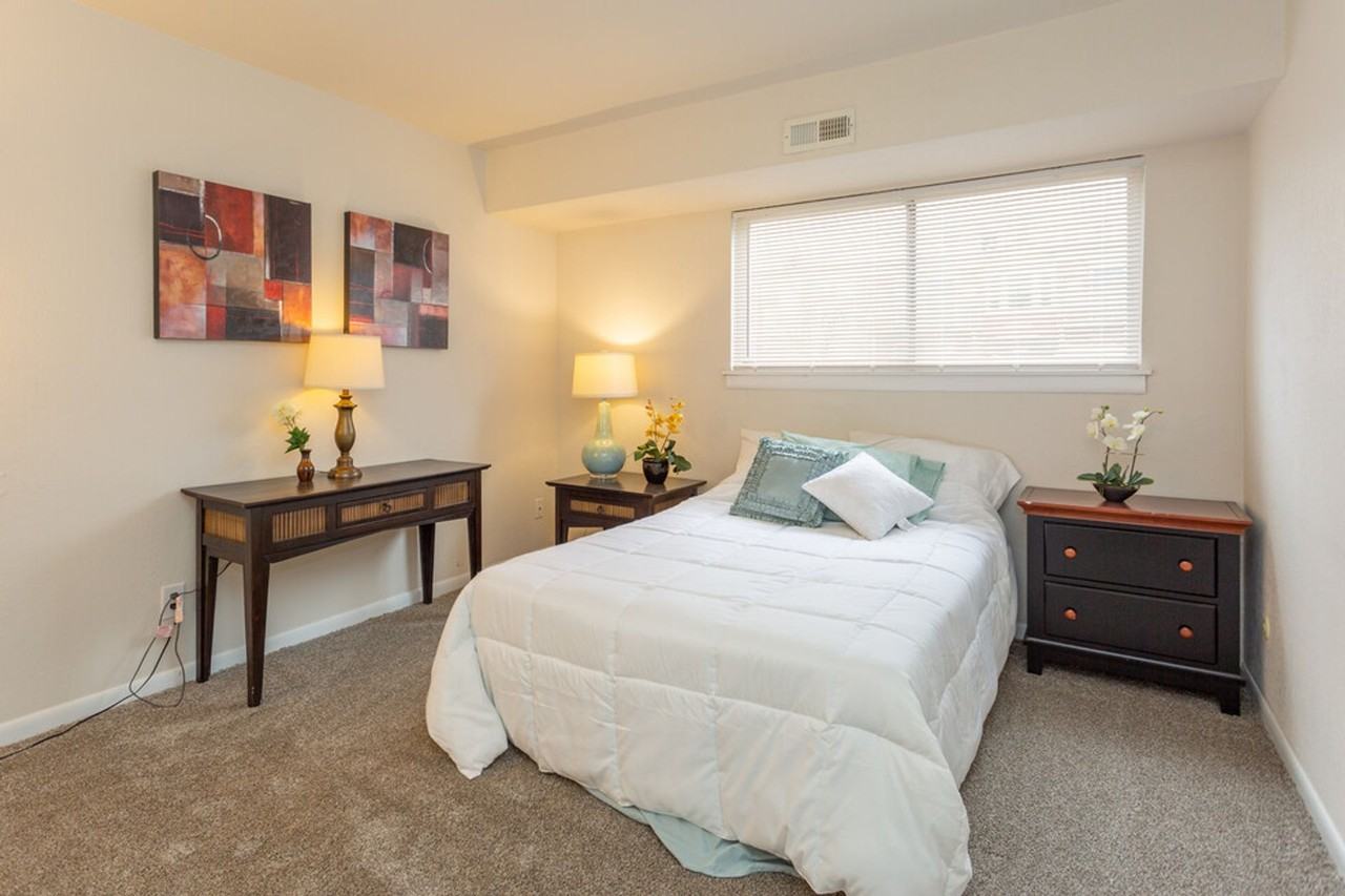 Lakeview Apartments - Photo 6 of 50