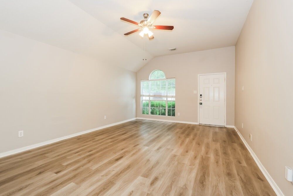 18407 Knob Hill Lake Ln - Photo 4 of 16
