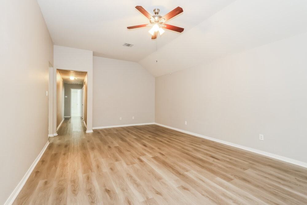 18407 Knob Hill Lake Ln - Photo 5 of 16