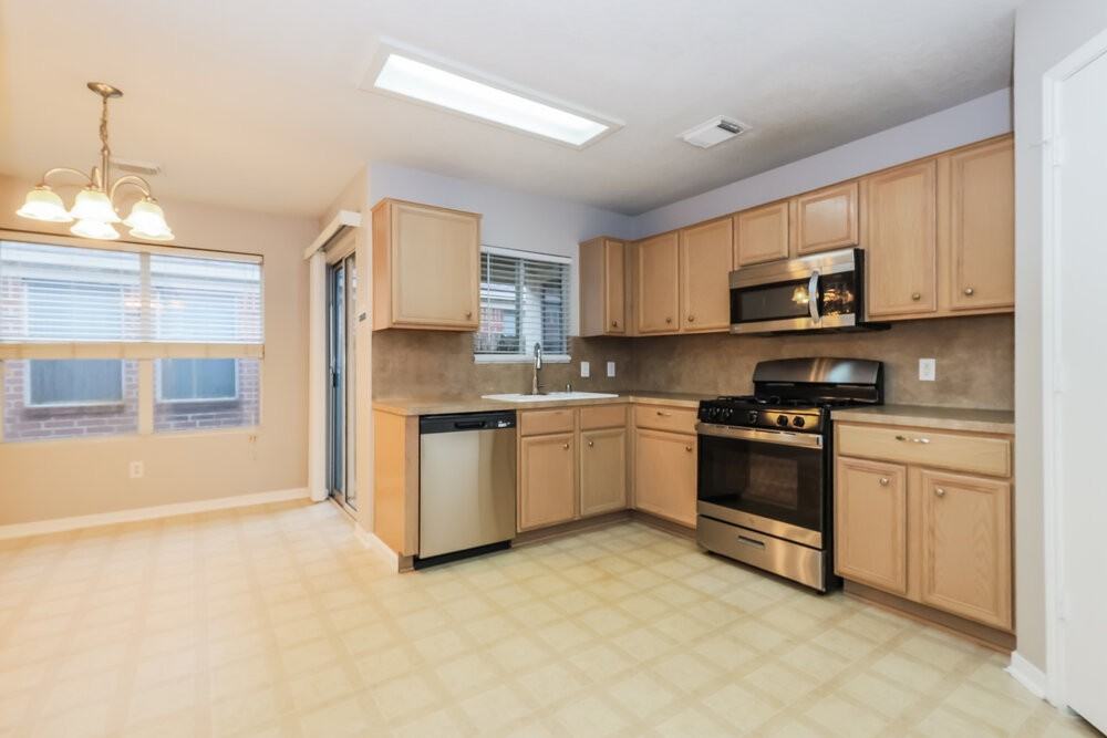 18407 Knob Hill Lake Ln - Photo 6 of 16