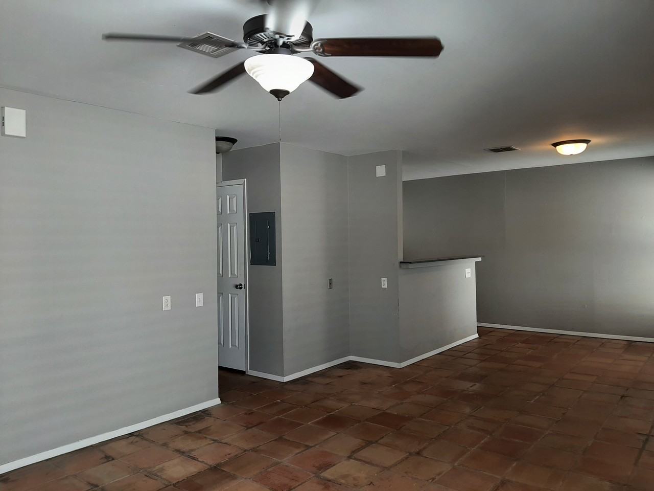 623 W University Ave #1 - Photo 2 of 7