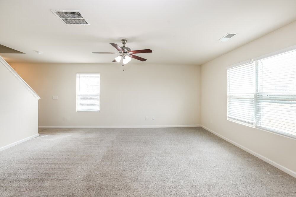 302 Freeman Cir - Photo 5 of 17