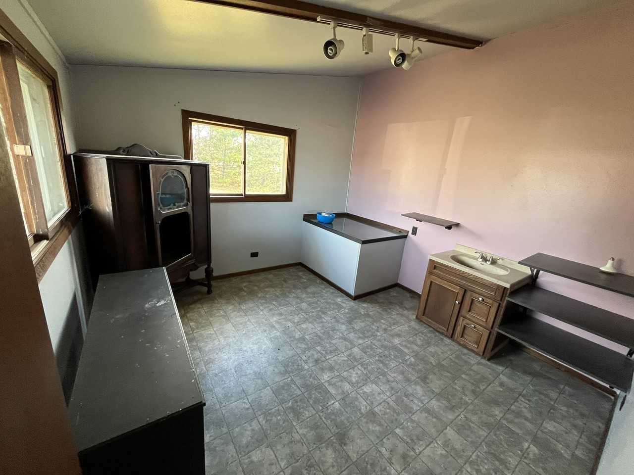 4553 4553 Fairgrounds Road - 4553 Commercial Building - Photo 7 of 13