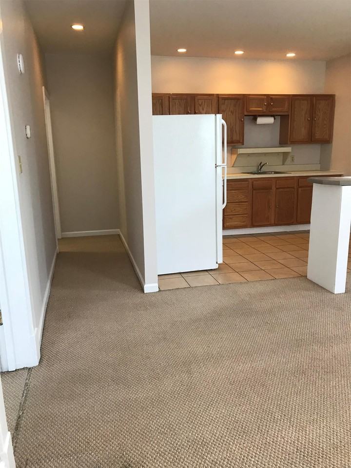 1025 Stratmore AvenueApt 2 - 1st Floor, Rear #2 - Photo 4 of 16
