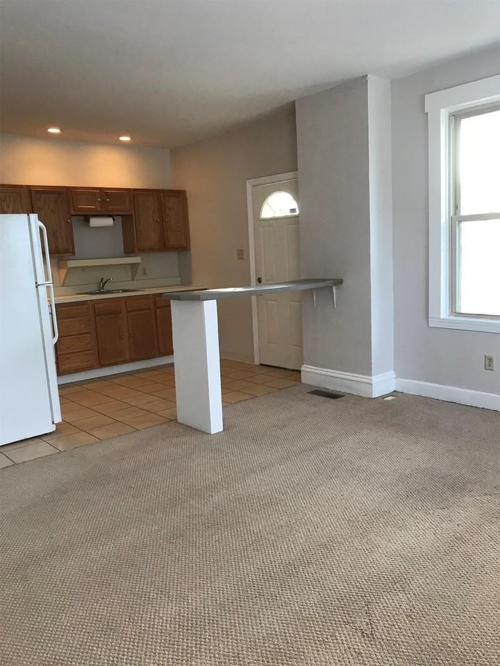 1025 Stratmore AvenueApt 2 - 1st Floor, Rear #2 - Photo 5 of 16