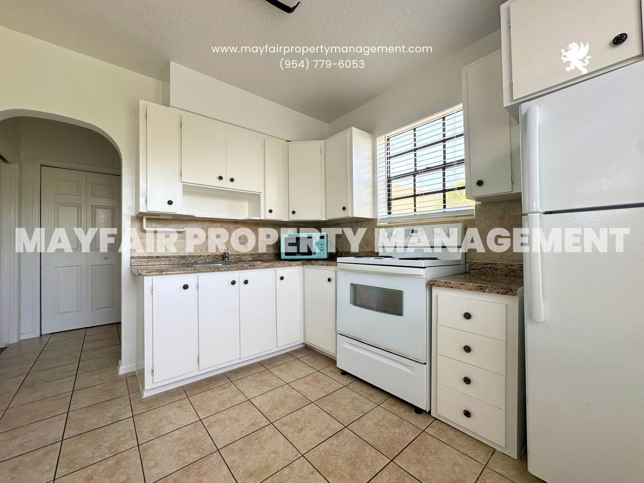 306 2nd Ave S #9 - Photo 3 of 19