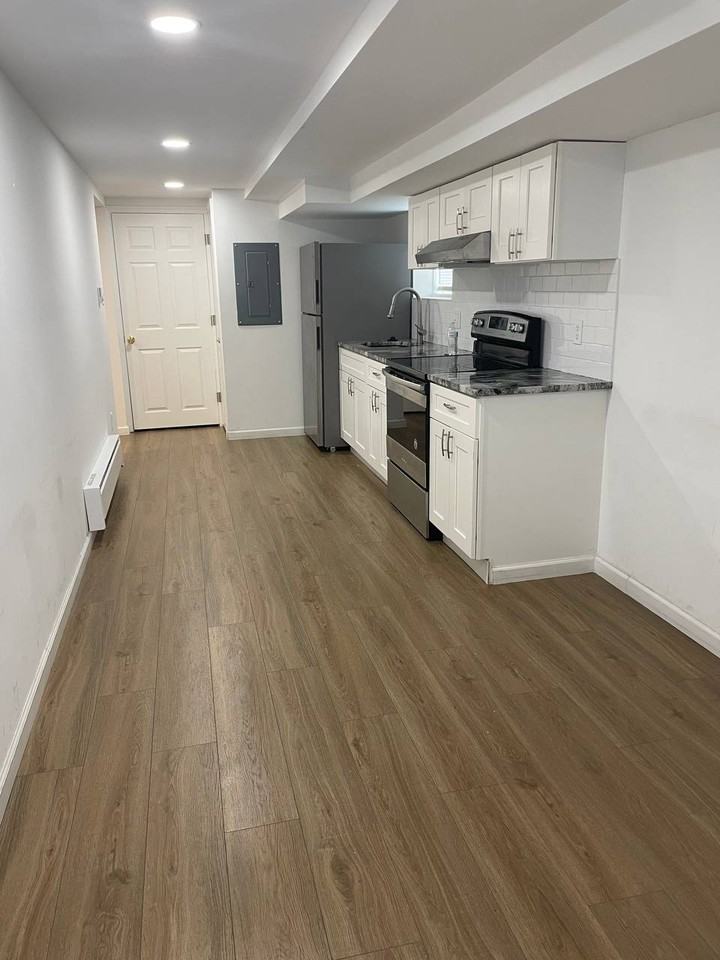 435 Rennard St #1 - Photo 2 of 8
