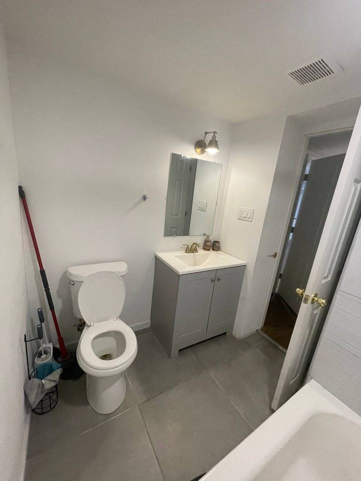 435 Rennard St #1 - Photo 6 of 8