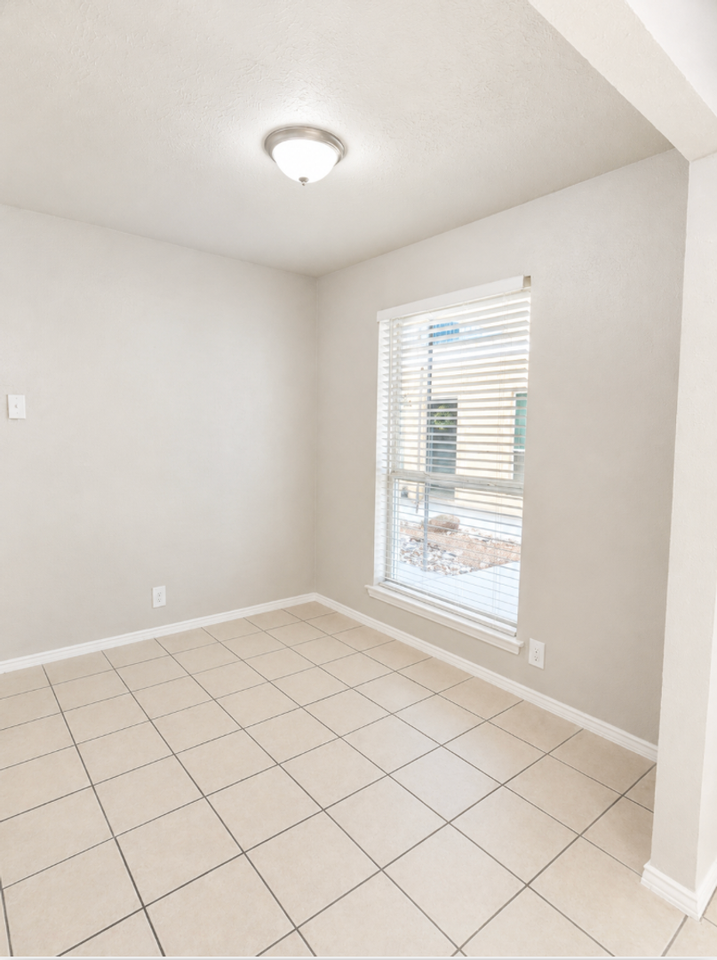 Enclave Apartments - Photo 5 of 17