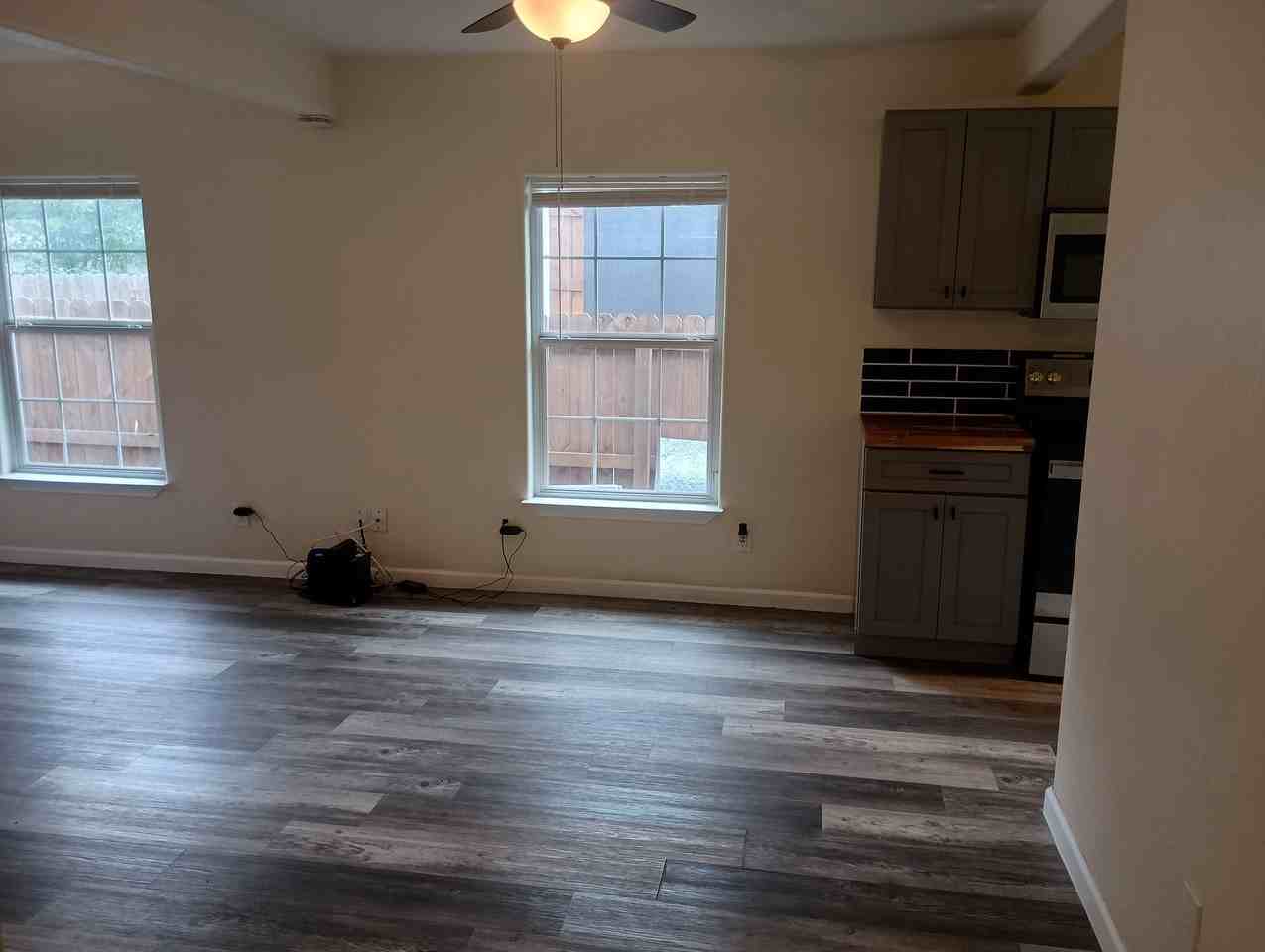215 N Polaris St - Photo 6 of 23