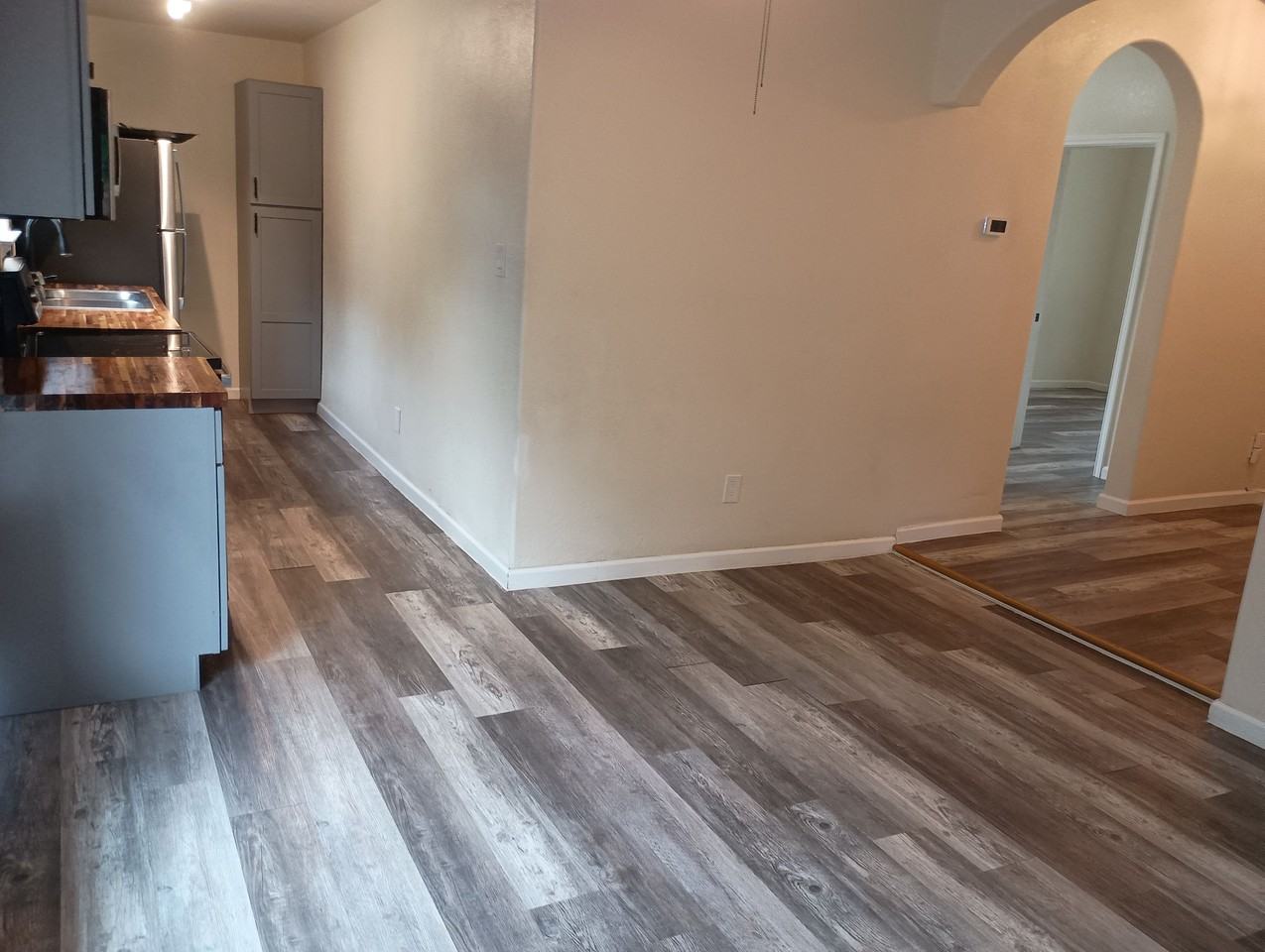 215 N Polaris St - Photo 7 of 23