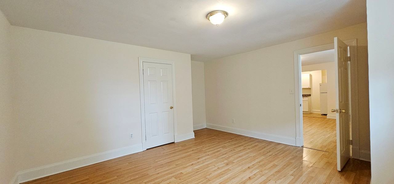 Chadford Apartments - Photo 7 of 50