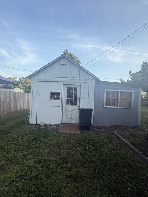 409 W Walnut St #1 - Photo 5 of 31