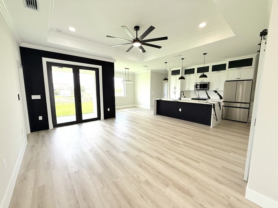 1019 Cedartree Ave #0 - Photo 3 of 28