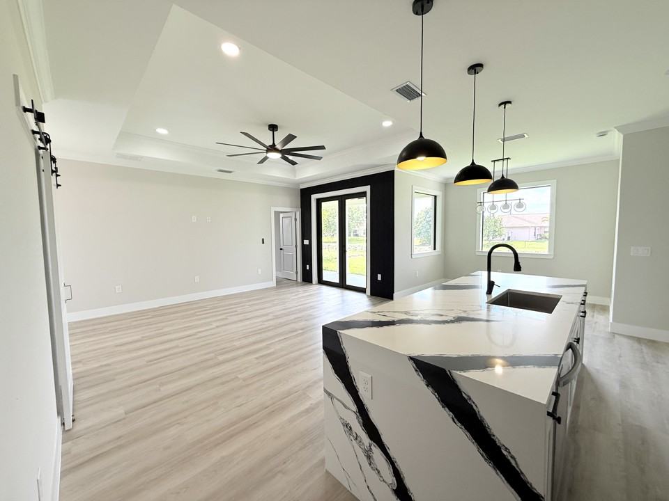 1019 Cedartree Ave #0 - Photo 5 of 28