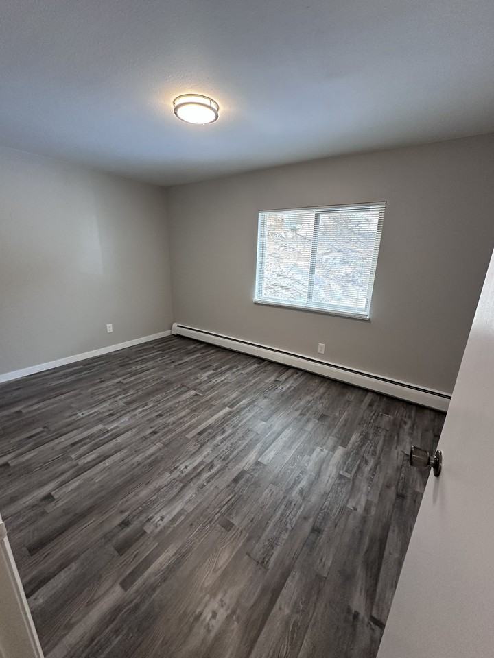 2805 Riverside Dr #1 - Photo 4 of 10