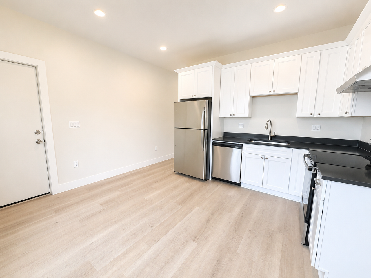 18840 Se Mildred St #18840 - Photo 3 of 19