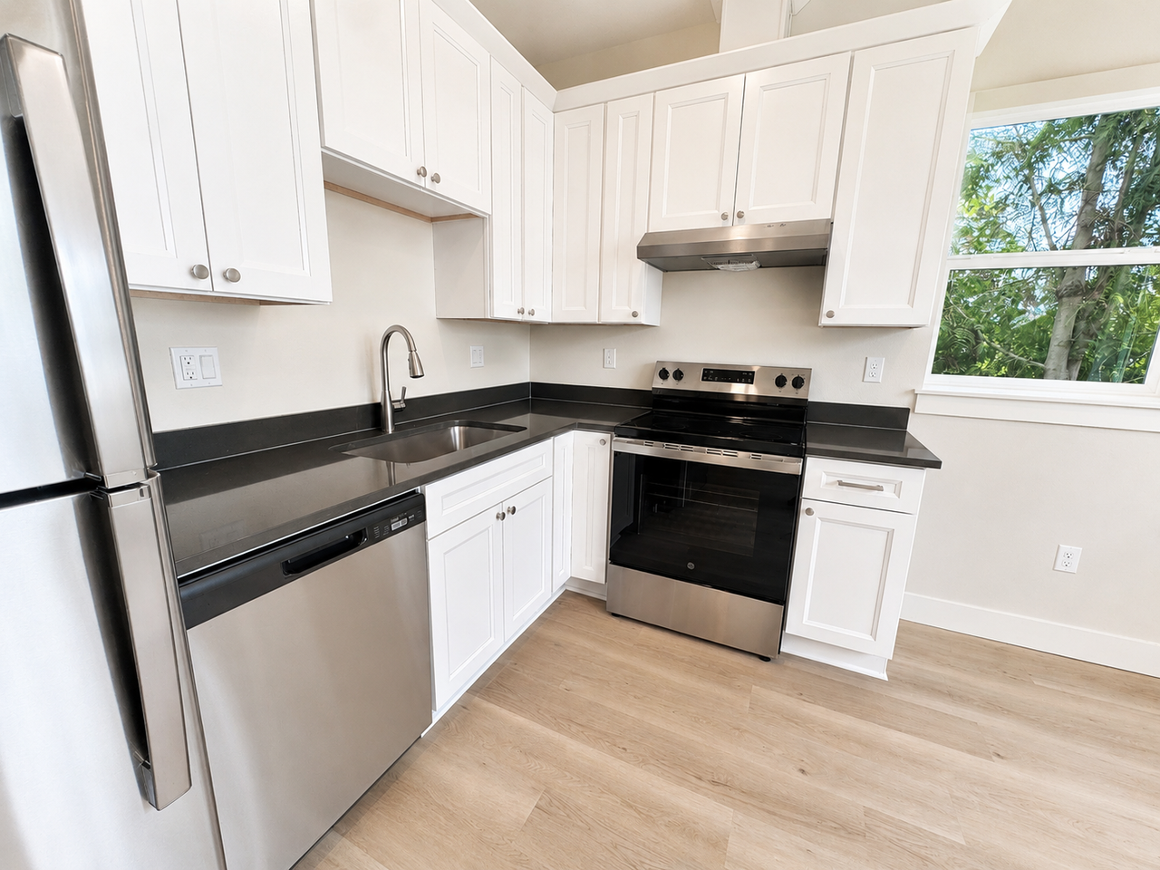 18840 Se Mildred St #18840 - Photo 4 of 19