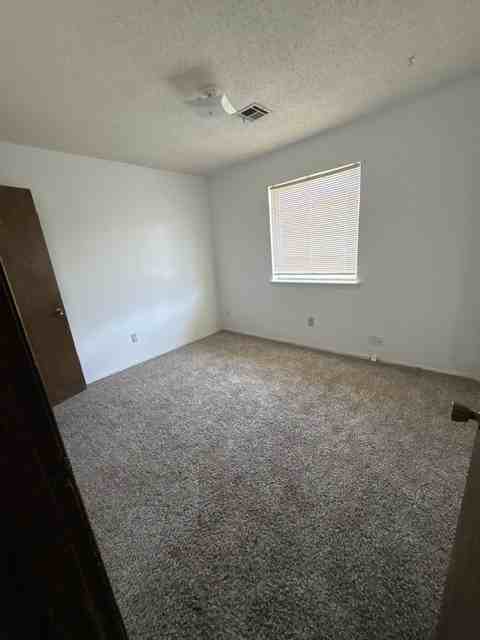 6912 Sw Bainbridge Ave #1 - Photo 4 of 9