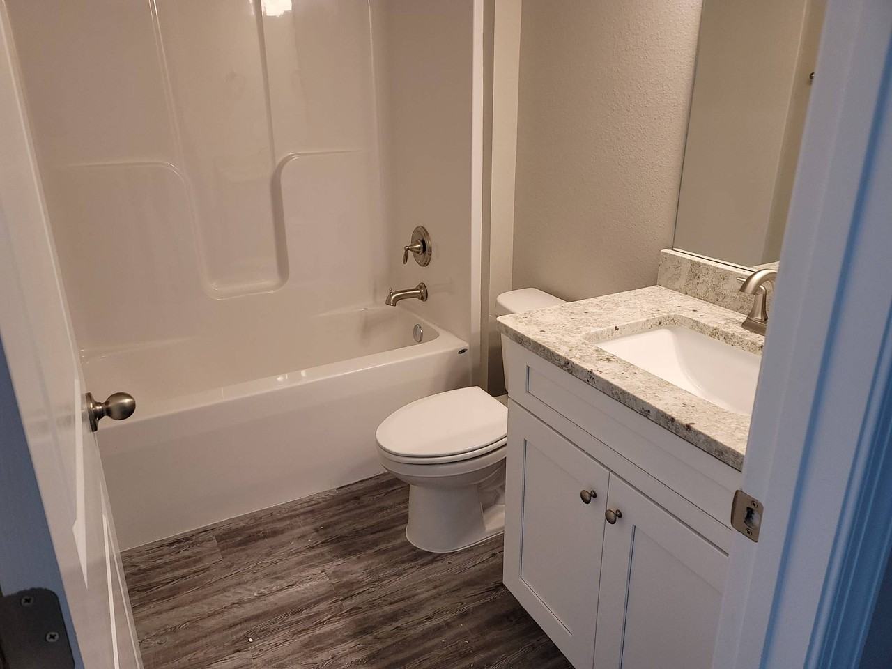 29 Commodore Pl #1 - Photo 6 of 11