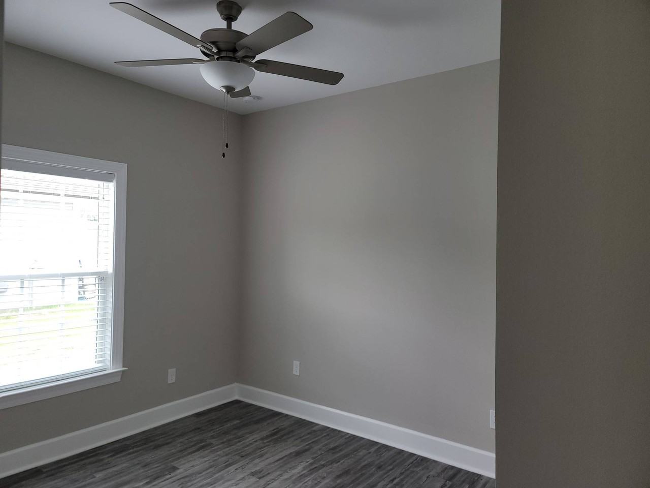 29 Commodore Pl #1 - Photo 7 of 11